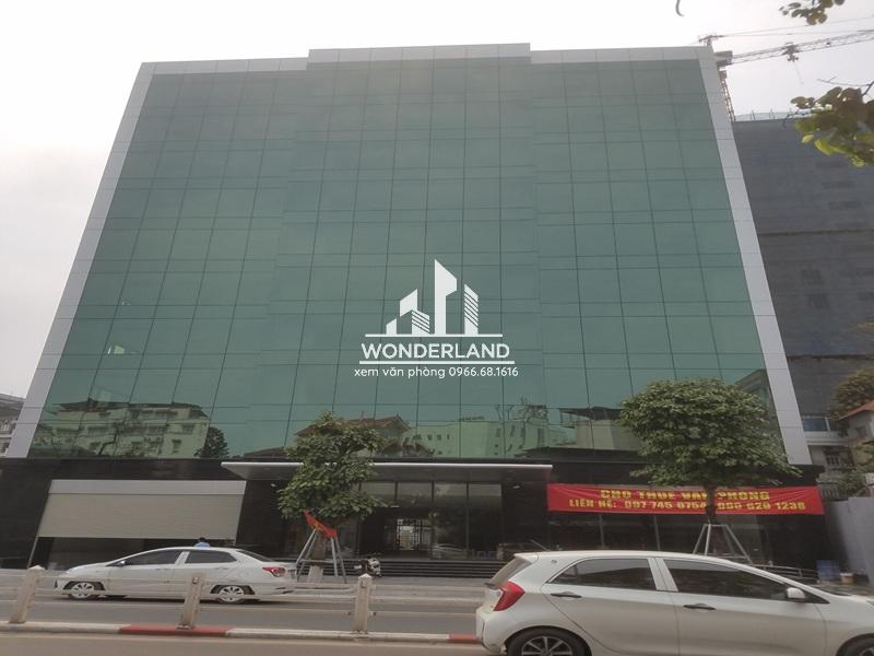bên ngoài tòa hạng B tại Ba Đình