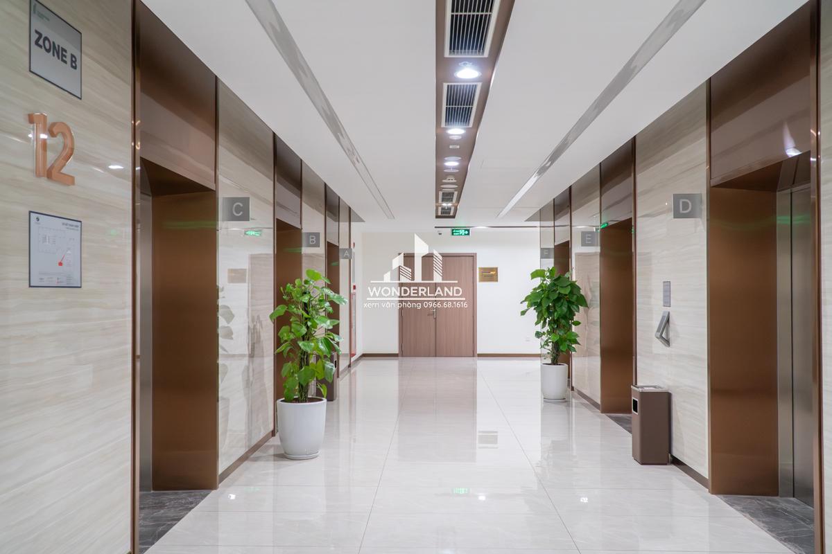 văn phòng hiện đại nhiều cây xanh tại Hà Nội