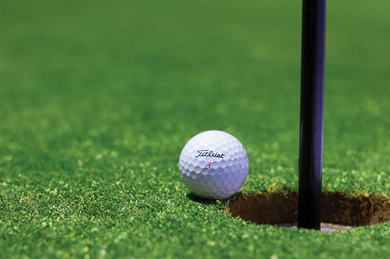 Top 3 sân tập golf nổi tiếng gần tòa nhà Lotte Center Hanoi và Capital Place