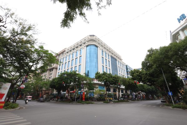 Vị trí tòa nhà Hồng Hà Center, tọa lạc tại góc ngã tư Lý Thường Kiệt - Ngô Quyền