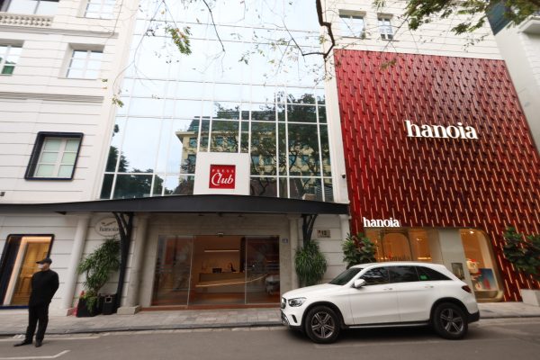 Sảnh chính tòa nhà Press Club - Bất động sản đắt giá lâu đời tại trung tâm Hà Nội Sảnh chính tòa nhà Press Club - Bất động sản đắt giá lâu đời tại trung tâm Hà Nội