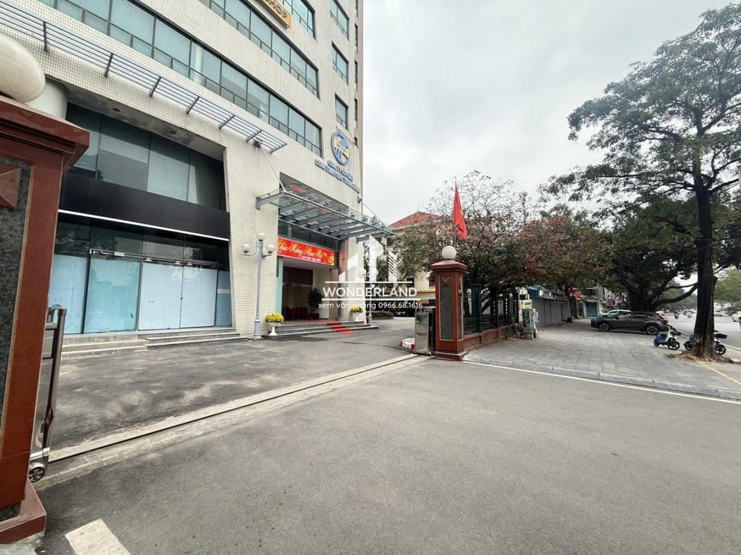 Doanh nghiệp khảo sát văn phòng thực tếi 
